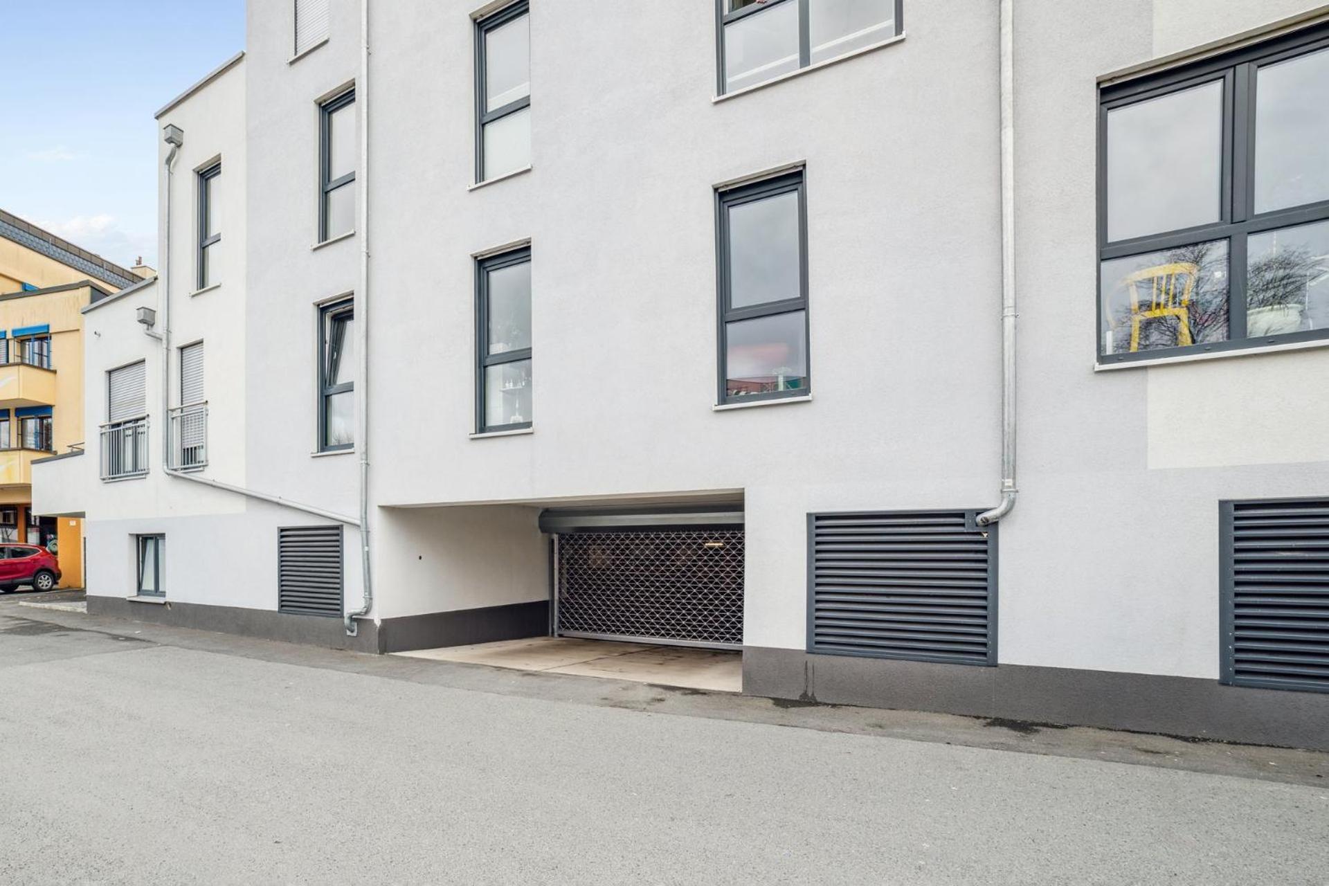 Sali Homes Elegant And Stylish Retreat In Heart Of Bayreuth, Close To River ภายนอก รูปภาพ