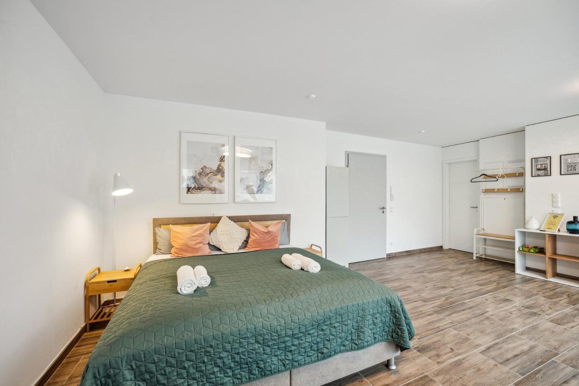 Sali Homes Elegant And Stylish Retreat In Heart Of Bayreuth, Close To River ภายนอก รูปภาพ